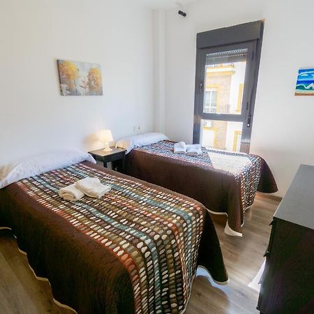 RentalSevilla De paseo por los Remedios Exterior foto